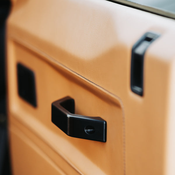 Land Rover Defender Interior Jewelry Kit - D90 - Black, fitted on a Land Rover Defender 90